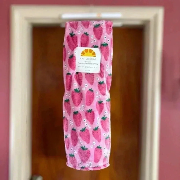 C&C California Pink Strawberry Blanket Plush Throw Blanket 60x70 Inches - Picture 2 of 5